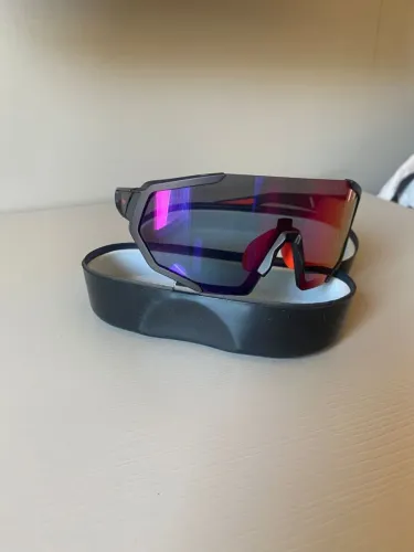 Óculos esportivo Eleven com lente espelhada + Estojo original
