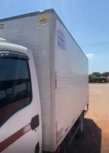 Baú 5.50 x2.20 tá no iveco Daily