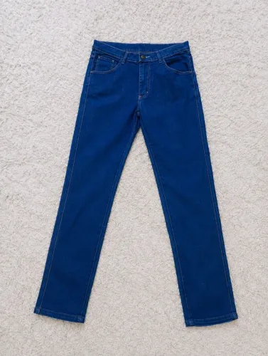  Calça jeans  em conserva 