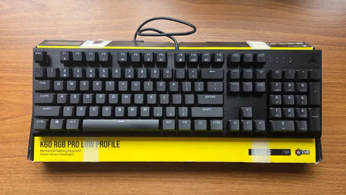 Teclado Gamer Corsair K60 RGB Pro Lowprofile 