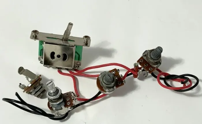 Kit de Circuito Elétrico para Guitarra Tagima T-735 Stratocaster (2005)