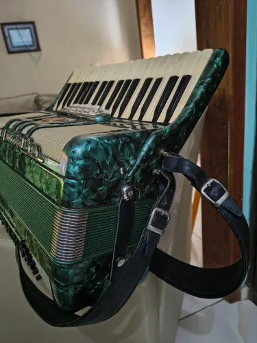 Acordeon Todeschini relíquia , ótimo estado 1964, afinada e revisada