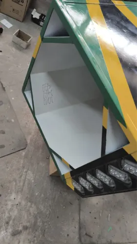 Caixa ats 1582 nova já pintada e ferrada?