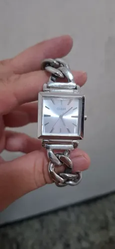 Relógio Guess Vanity com pulseira de aço prateada para mulheres - W1029L1