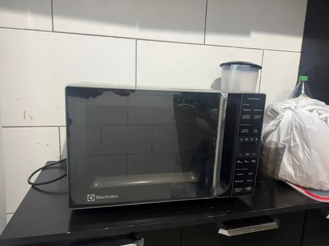 Micro-ondas Electrolux em ótimo estado