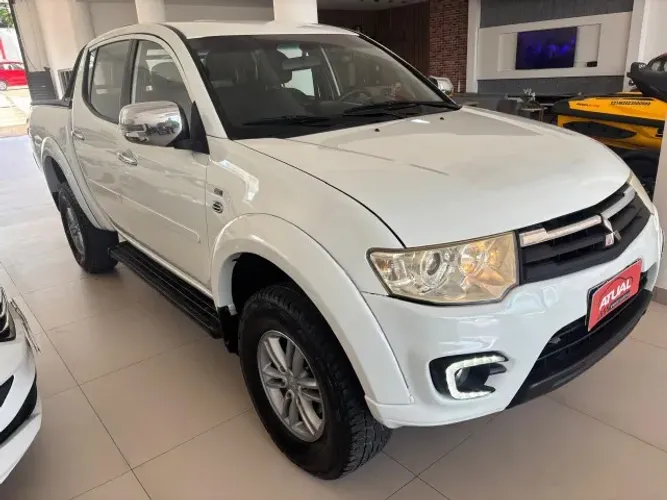 Mitsubishi L200 Triton HPE 3.2 CD TB Int.diesel AUT 2015