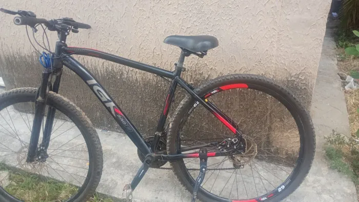 Vendo bike IGK pro aro 29 semi nova com nota