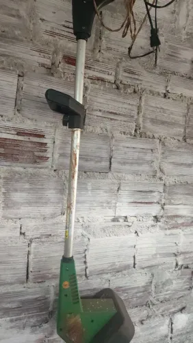 Máquina de cortar grama 