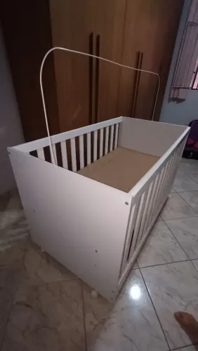 Berço 3 em 1 semi-novo Barato