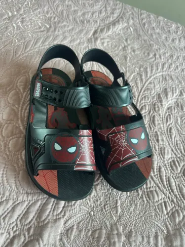 Sandalha do homem aranha