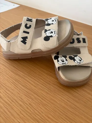 Sandália Mickey mouse