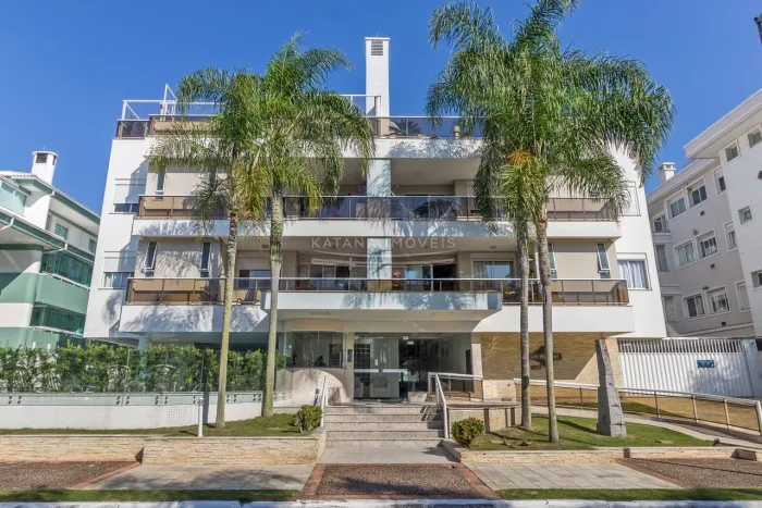 EXCELENTE APARTAMENTO COM MÓVEIS PLANEJADOS PARA LOCAÇÃO EM JURERÊ INTERNACIONAL