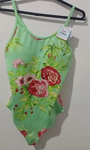 Bory de alça com bojo na cor verde estampado tamanho M semi novo