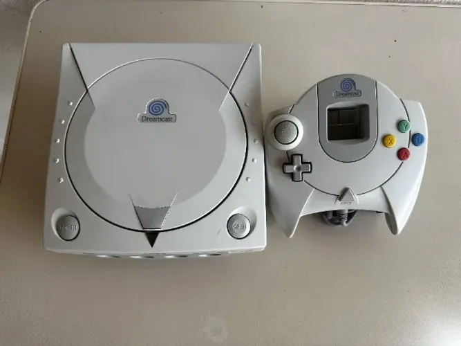 Sega Dreamcast Tec Toy original brasileiro + controle - Bivolt - Funcionando