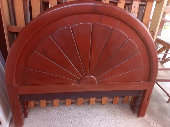 Cama casal ( madeira maciça)