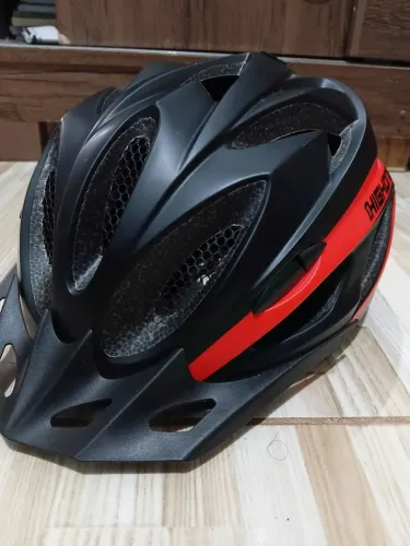 Capacete de Ciclismo Novo M