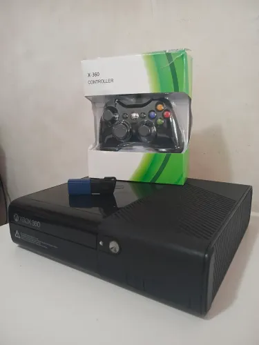 Xbox 360 Super Slim + Aurora
