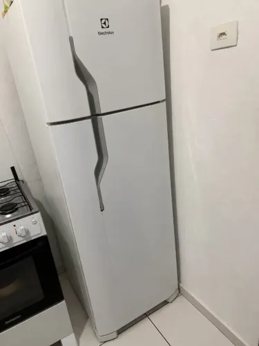 Geladeira Electrolux 260litros