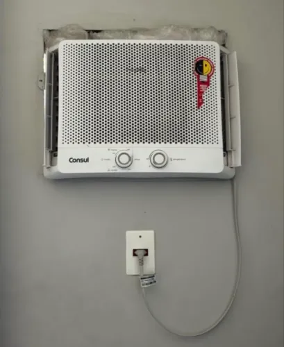 Ar Condicionado Cônsul 220V 9000BTUs