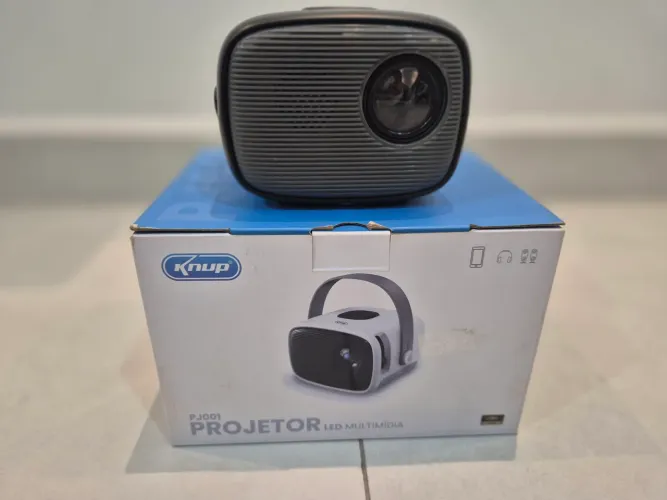 Projetor Knup PJ001 - Cinema em Casa, Jogos e Apresentações!
