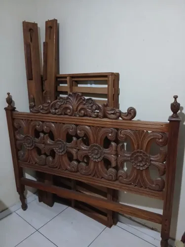 Cama madeira colonial