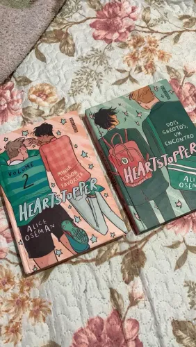 Livros de Heartstopper volume 1 e 2 