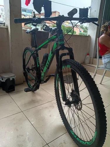 Troco por bicicleta de academia