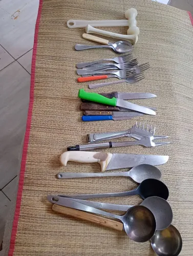 Kit de talheres 28 peças.