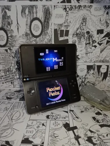 Nintendo DSi XL Marrom - Telas Impecáveis + TWiLight Menu++ e Jogos