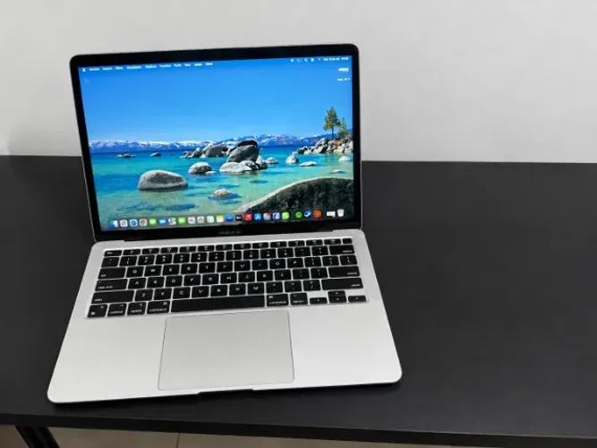 MacBook AirM1 8GB RAM 512GB SSD - Excelente estado