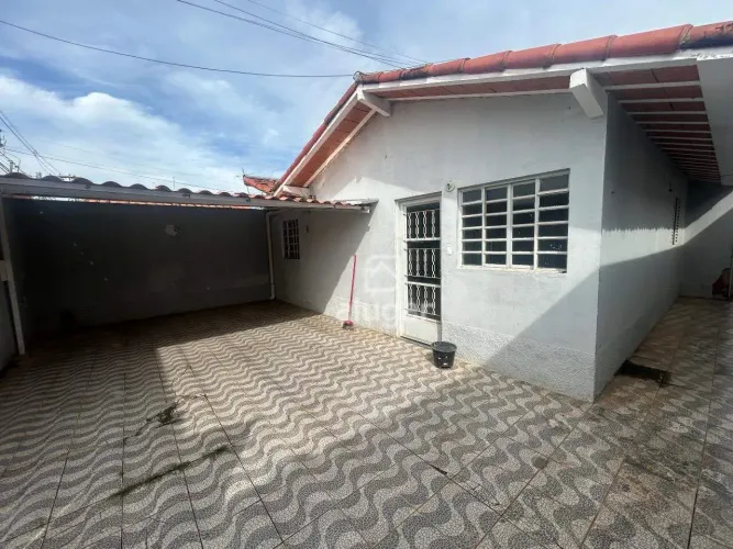 Casa residencial com 3 quartos para aluguel em Planalto, Montes Claros