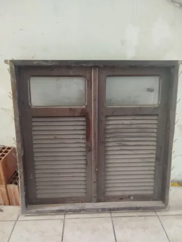 Janela de Madeira Maciça "sem o arco" - Estilo Colonial