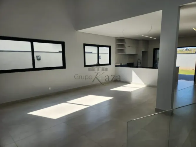 Oportunidade - Casa Sobrado - Condomínio Residencial Malibu - Residencial Colinas - 3 Dorm