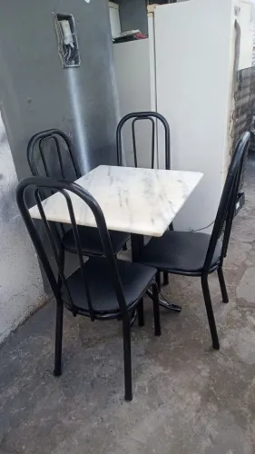 Mesa de mármore 
