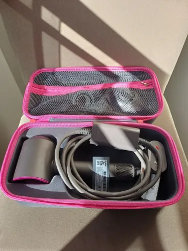 Secador de cabelo Dyson com bolsa para transporte!