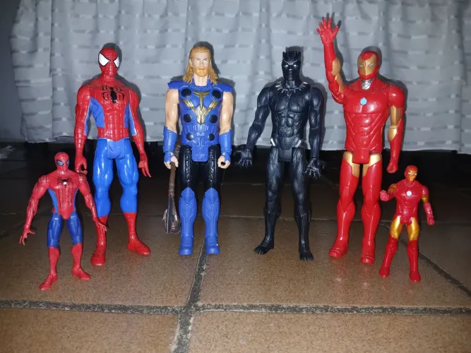 Lote de Bonecos da Marvel Hasbro Originais