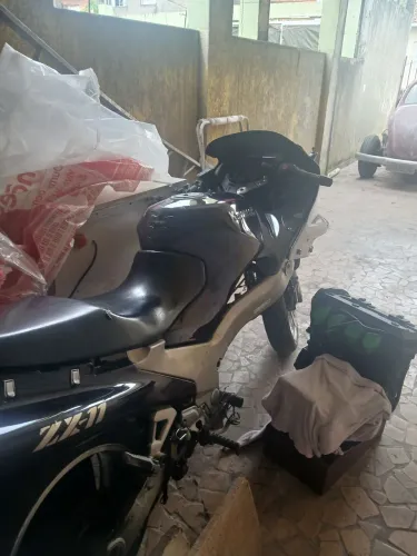 Vendo zx11 1993, motor fora para manutenção, troca do vira, 1 pistão e 1 biela e bronzinas
