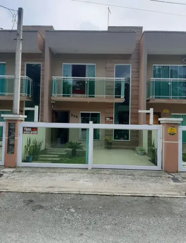 Sobrado em Praia de Leste 