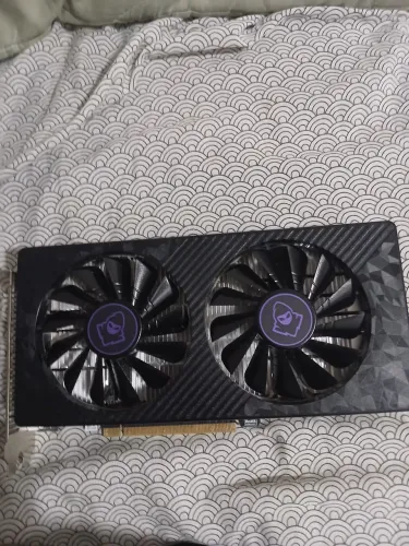 Placa de video Radeon RX 590 GME