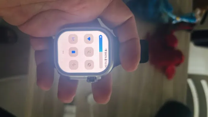 Vendo smartwatch Android com entrada para chip