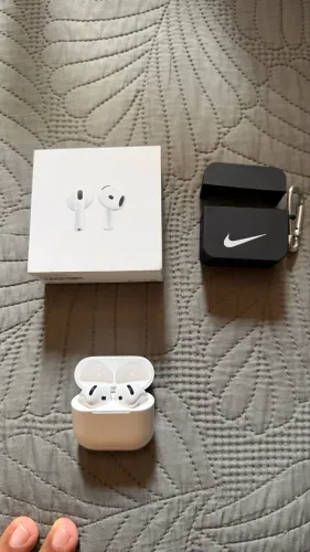 AirPods 4