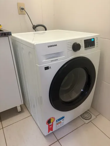 Lava e seca Samsung WD11M