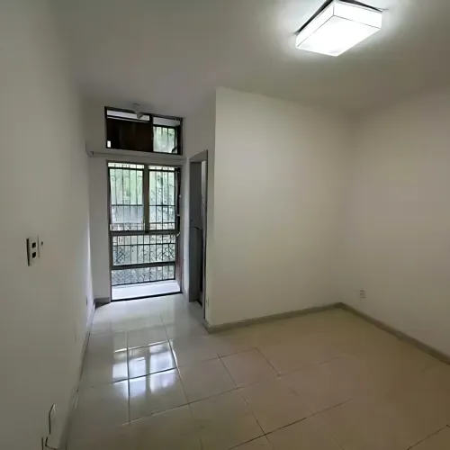 Apartamento : Padrão / Residencial / Humaitá