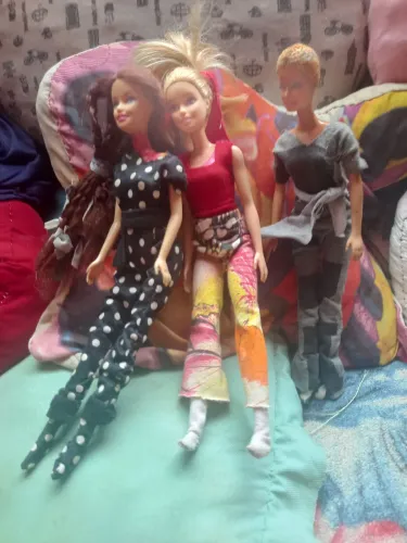 Vendo 3 boneca barbie