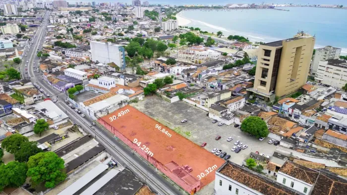 Área para venda possui 3100 metros quadrados em Centro - Maceió - AL