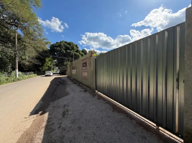 ALUGO EXCELENTE TERRENO DE 1.000 m² EM XERÉM