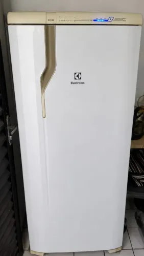Geladeira semi nova