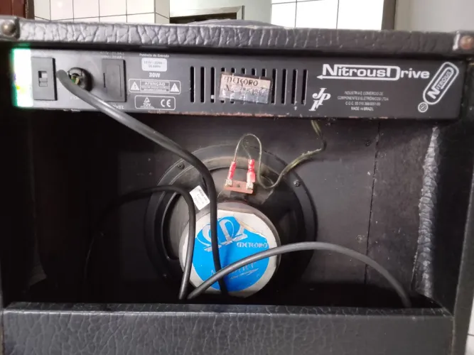 Vendo( ou troco) Caixa Meteoro Nitrous