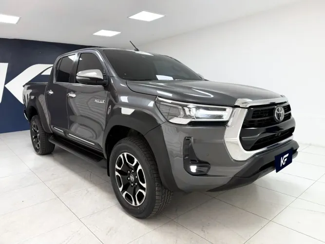 Toyota Hilux CD SRX 4X4 2.8 TDI 16V Diesel Aut. 2025