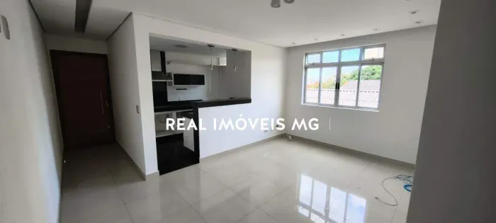 Apartamento para alugar, 3 quartos e 2 vagas no bairro Sagrada Família.